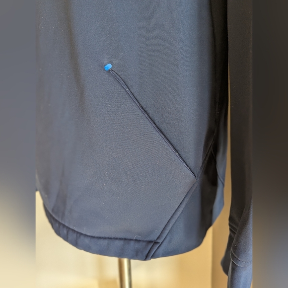 Winnipeg Jets Navy Hoodie - Picture 4 of 8